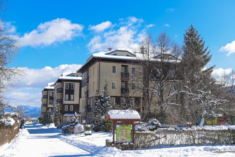 Фото Bojur & Bojurland Apartment Complex