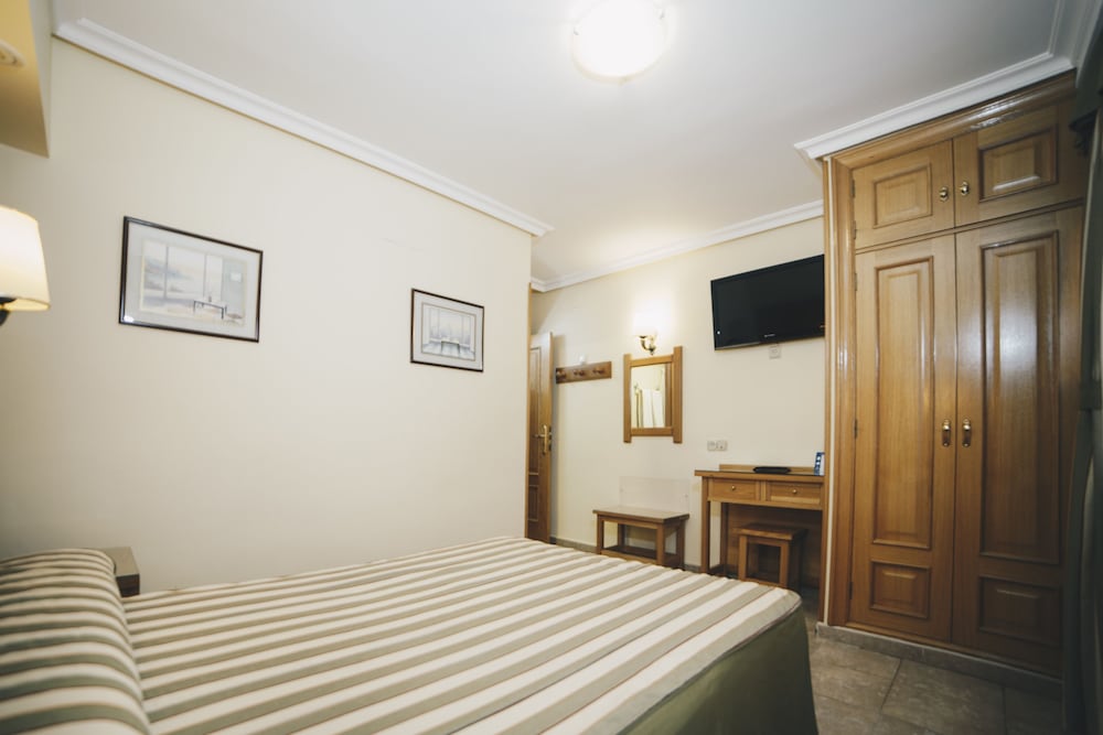 Фото Hostal Los Gavilanes 2