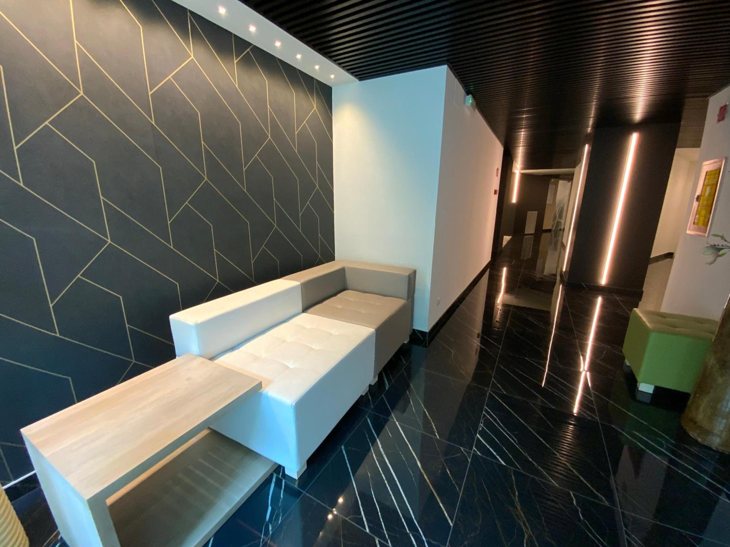 Фото International Beach Hotel