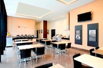 Фото Amaris Hotel Pasar Baru - Chse Certified