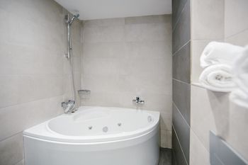 Фото Qbic City Hotel