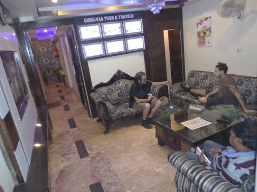 Фото Hotel Guruvas Inn