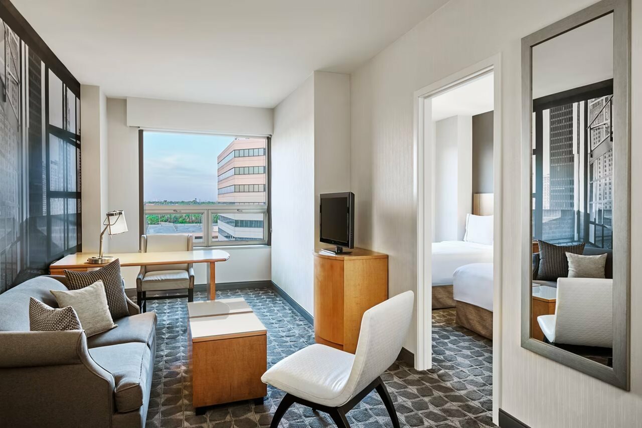 Фото Renaissance Chicago O'Hare Suites Hotel