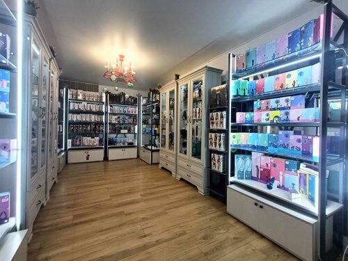 Кеудедегі азиялық әйелдердің суреттері