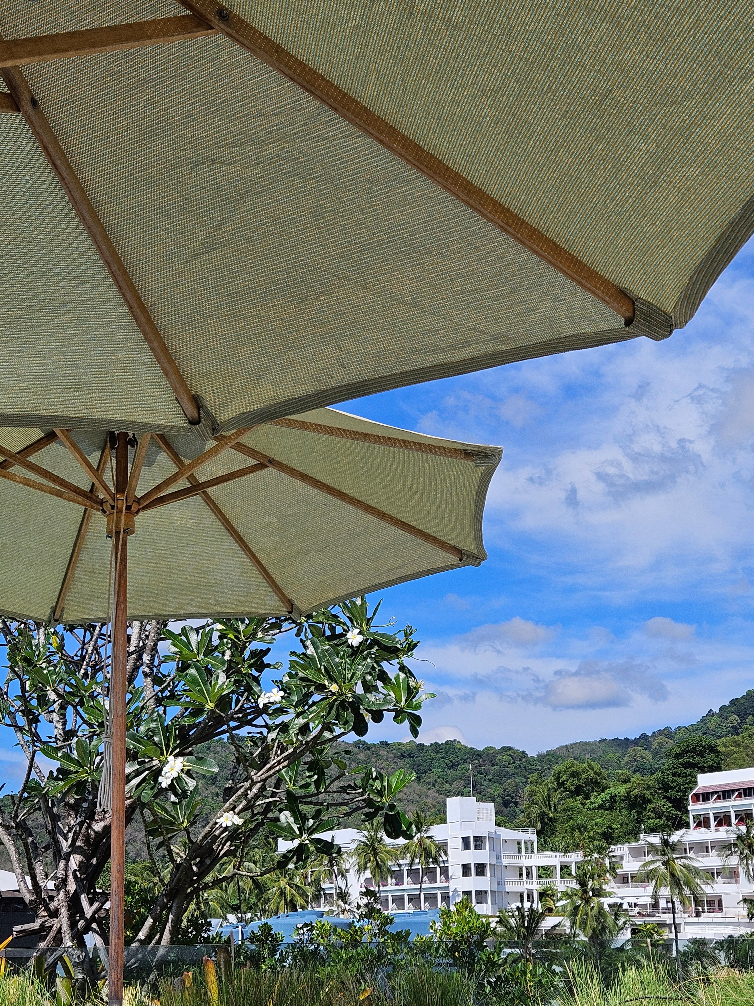 Фото JonoX Phuket Karon Hotel