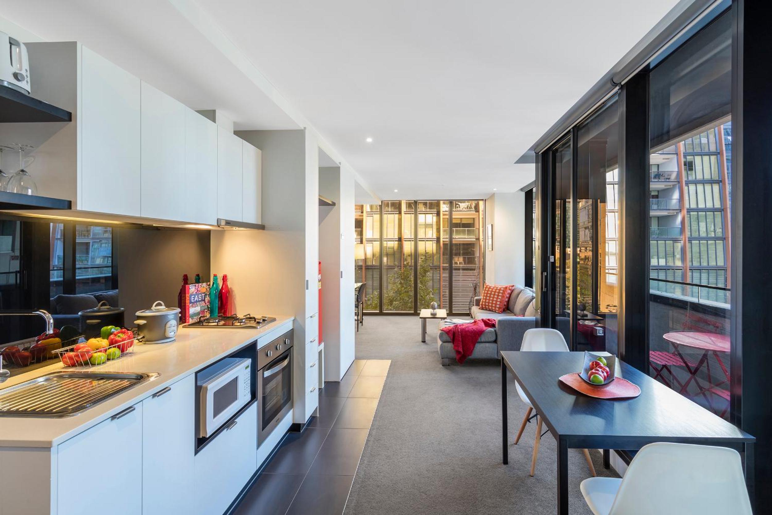 Фото Aura On Flinders Serviced Apartments