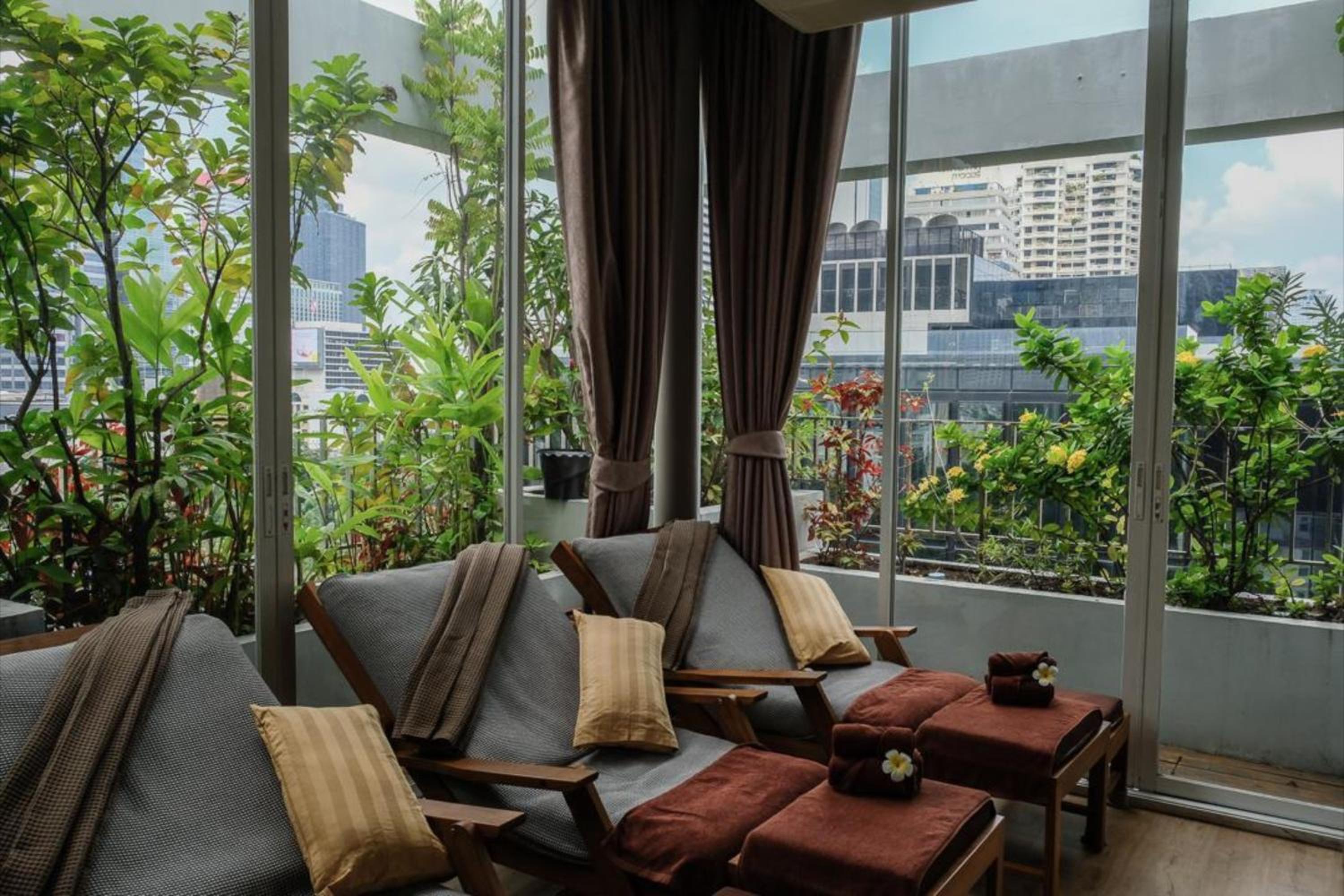 Фото Sabai Sathorn Service Apartment