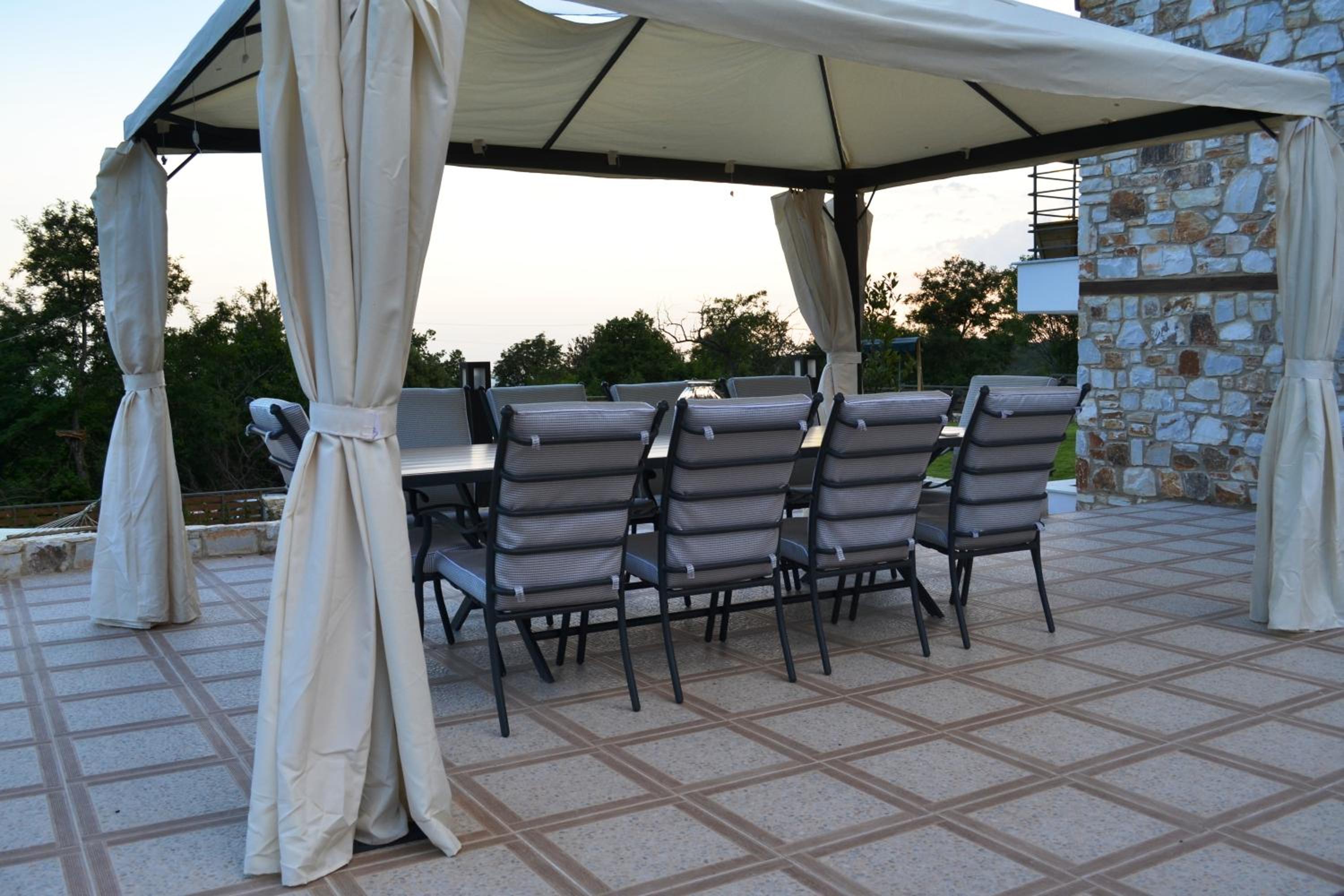 Фото Evmorfes Villas