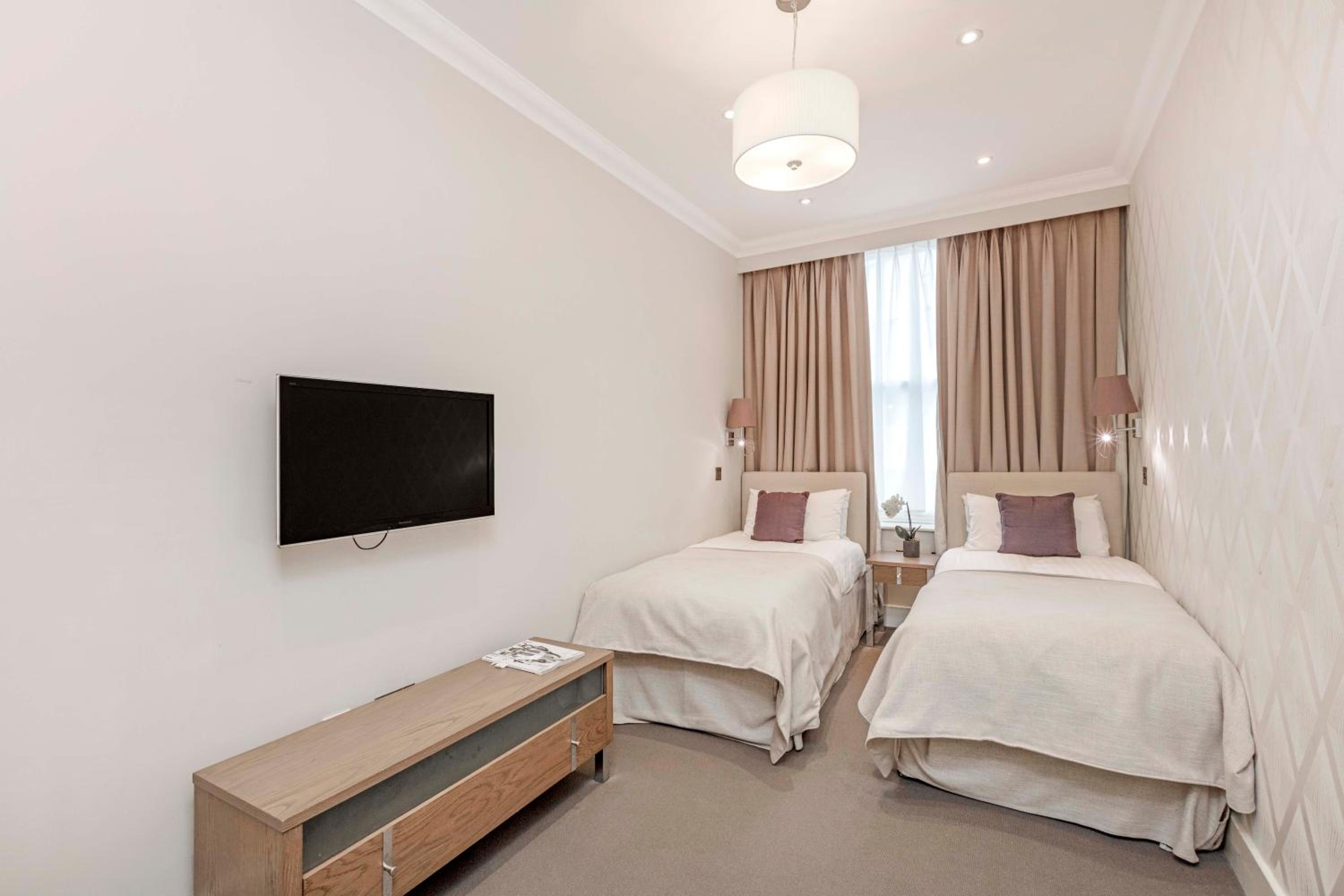 Фото Ashburn Court