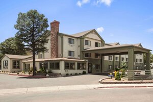 Гостиница Days Inn & Suites by Wyndham East Flagstaff во Флагстаффе