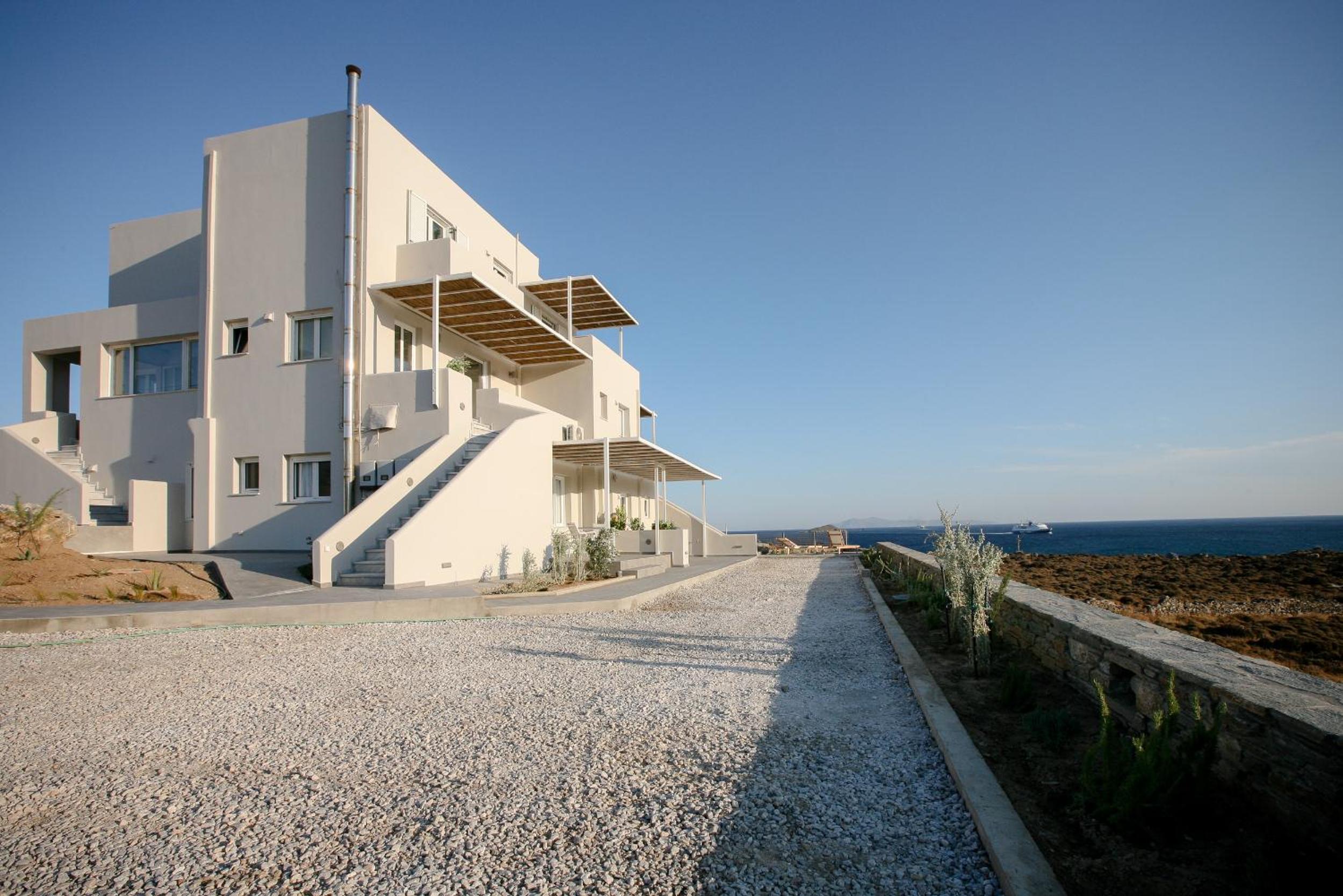 Фото Pharos Apartments