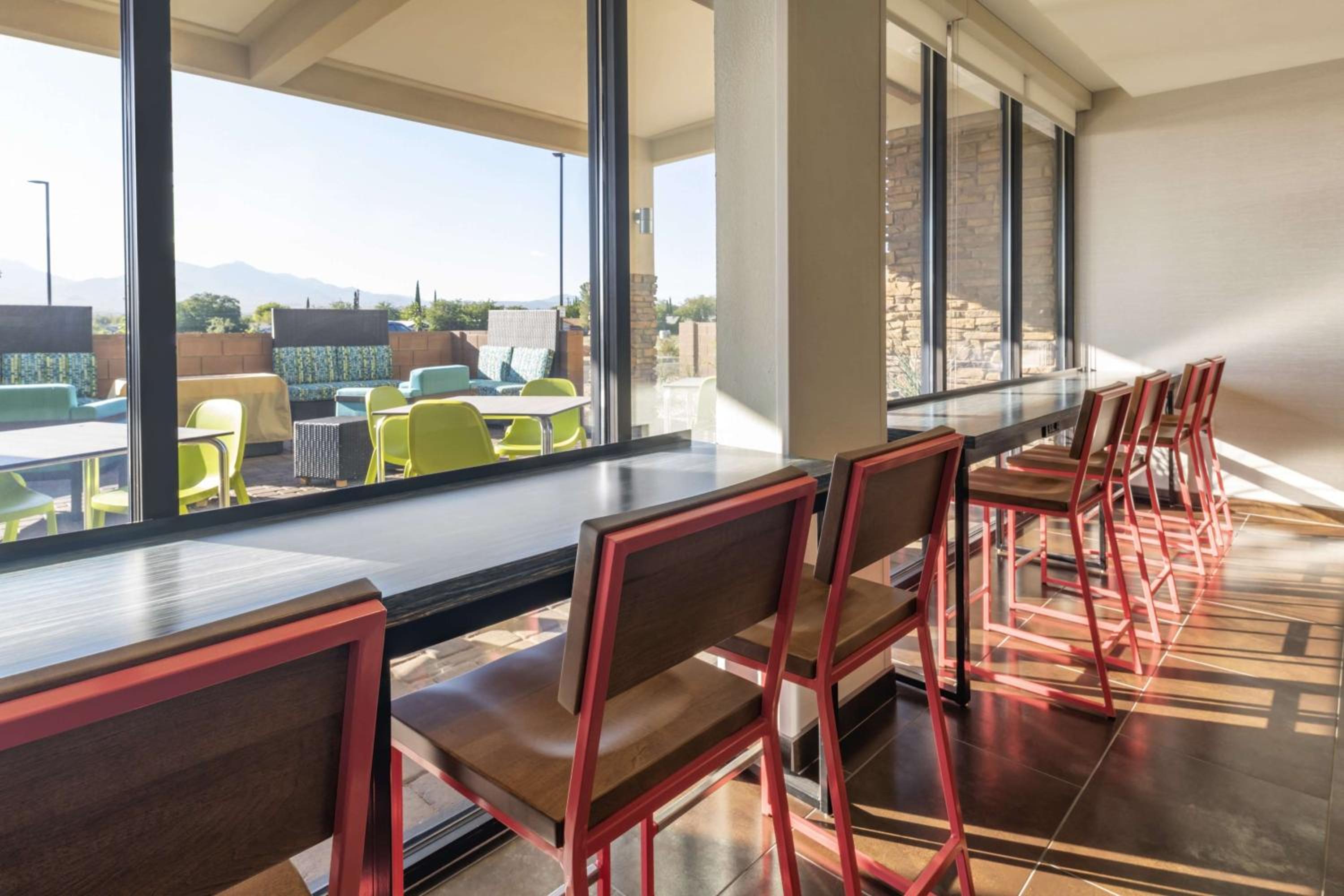 Фото Home2 Suites by Hilton Kingman