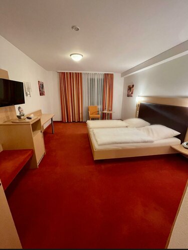 Гостиница Lilton Hotel Zuffenhausen в Штутгарте
