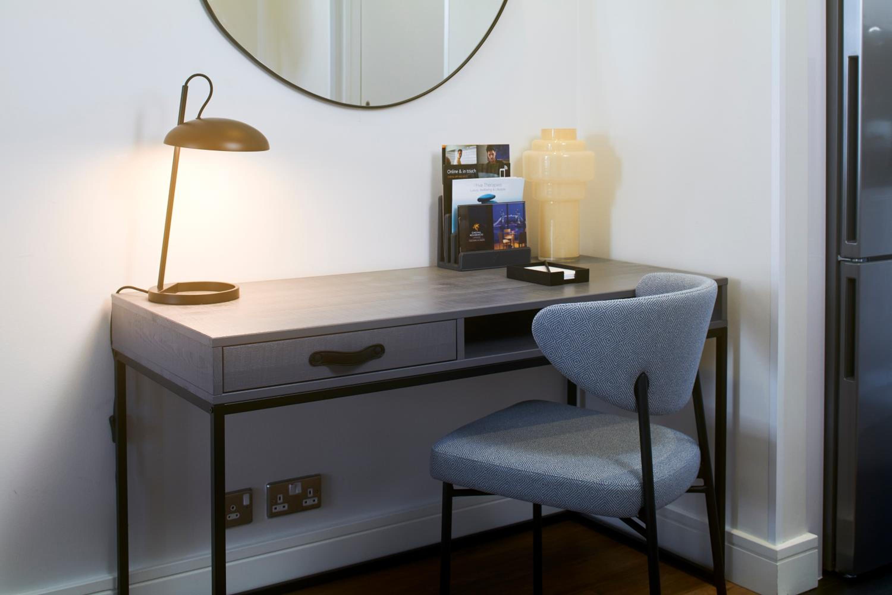 Фото Cheval Harrington Court