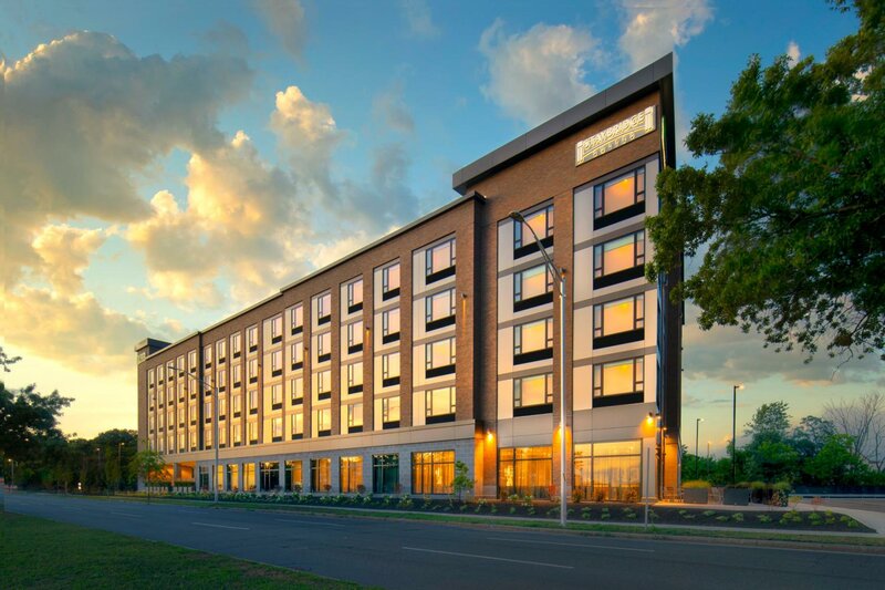 Гостиница Holiday Inn Express Boston Logan Airport - Revere, an Ihg Hotel