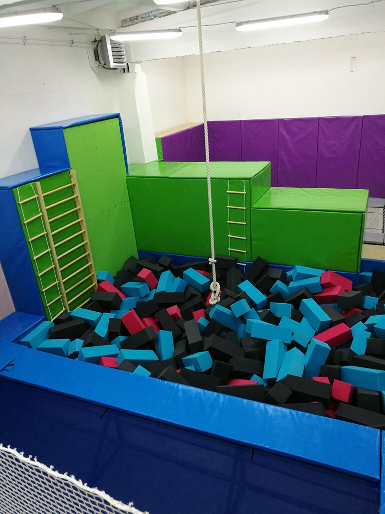 Trampoline center 4-jump, Gusev, photo