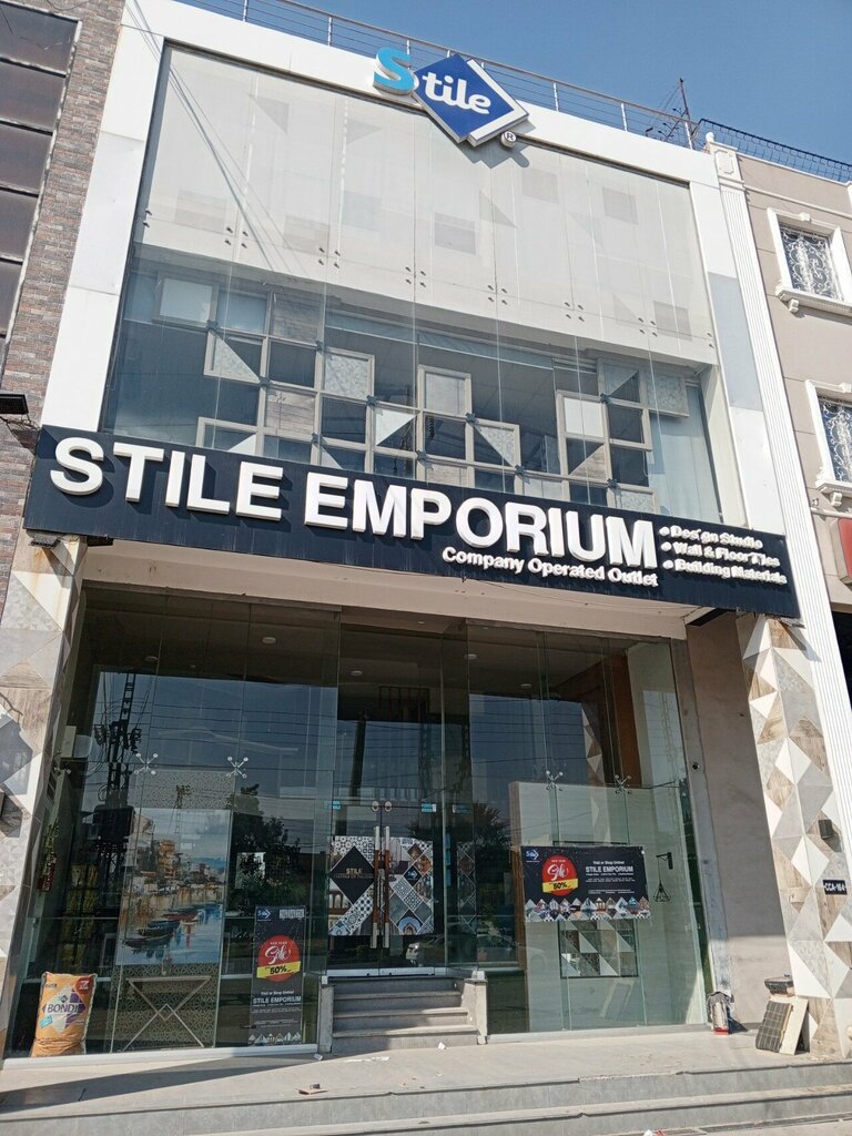 Clothing store Stile Emporium & Design Studio, Lahore, photo