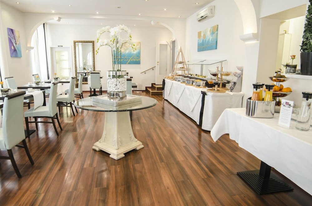 Фото Hotel Merkur