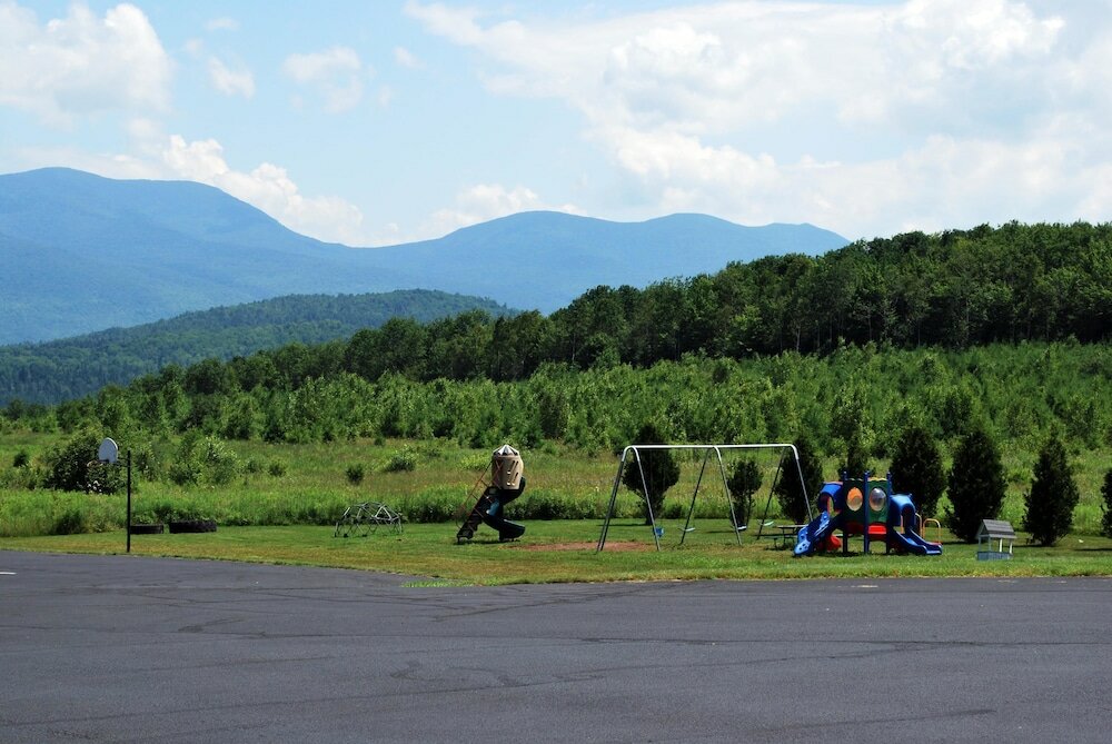 Фото Cabot Inn & Suites