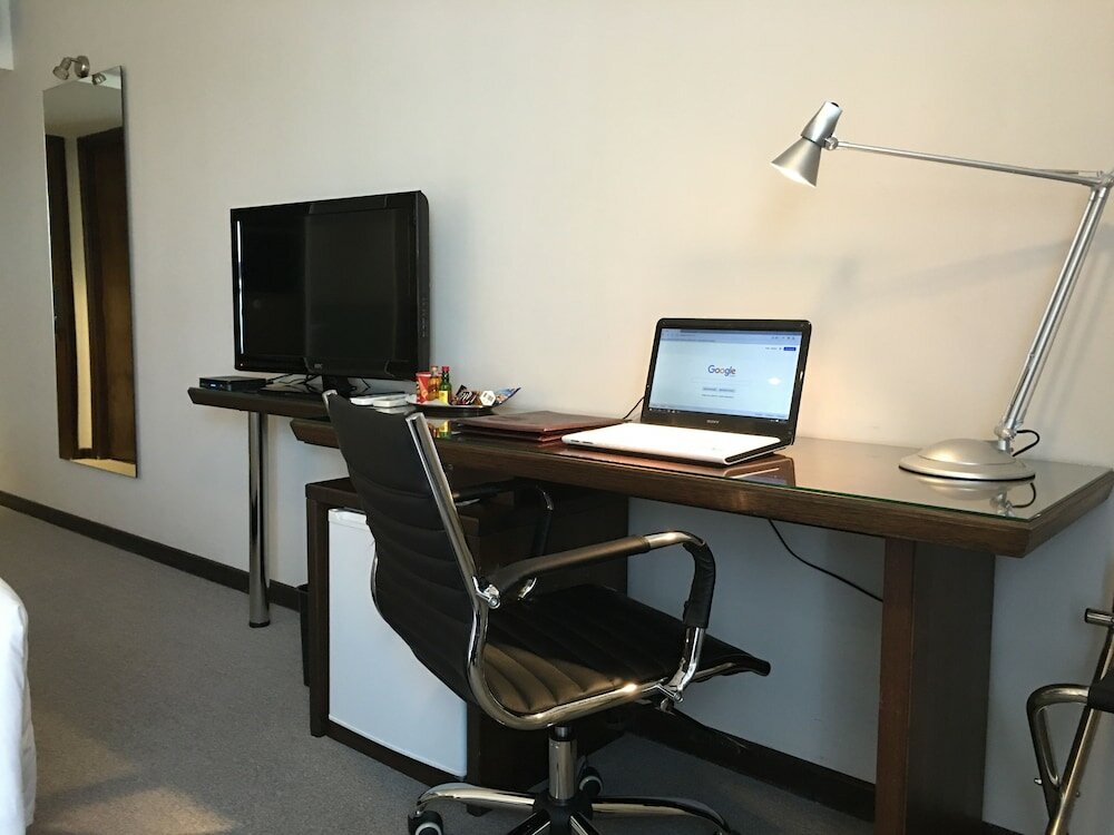 Фото Crystal Tower Hotel