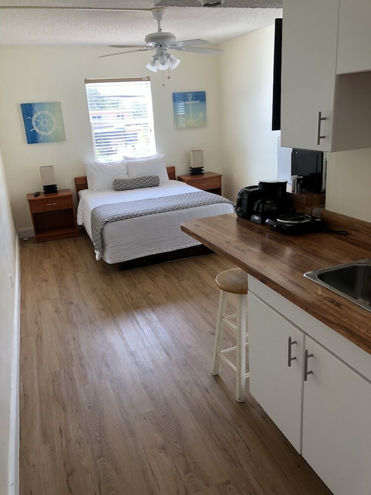 Фото Coral Key Inn