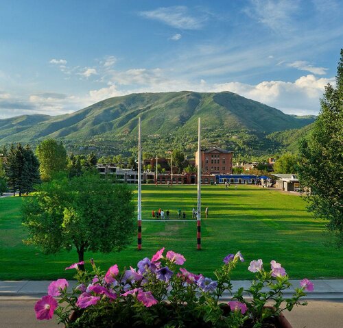 Гостиница Mountain Chalet Aspen в Аспене