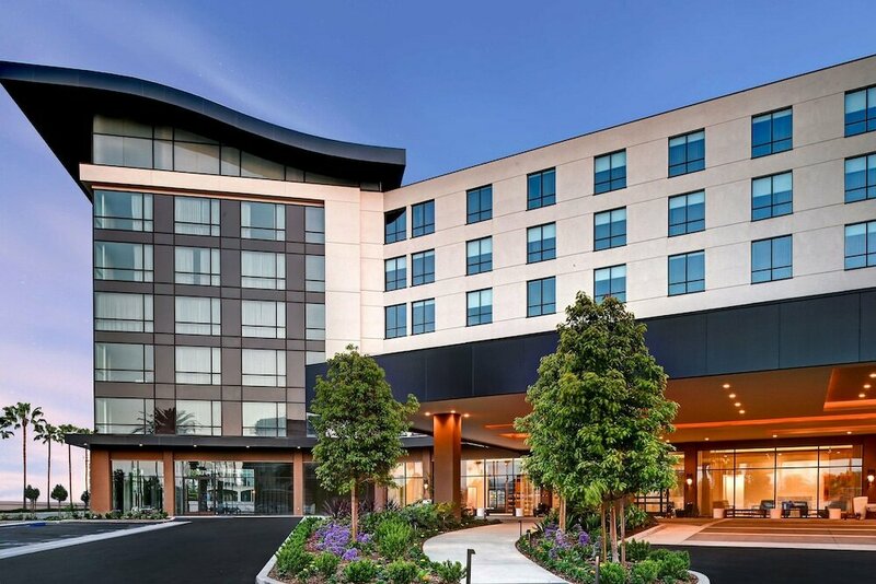 Гостиница Hilton Garden Inn Anaheim Resort в Анахайме