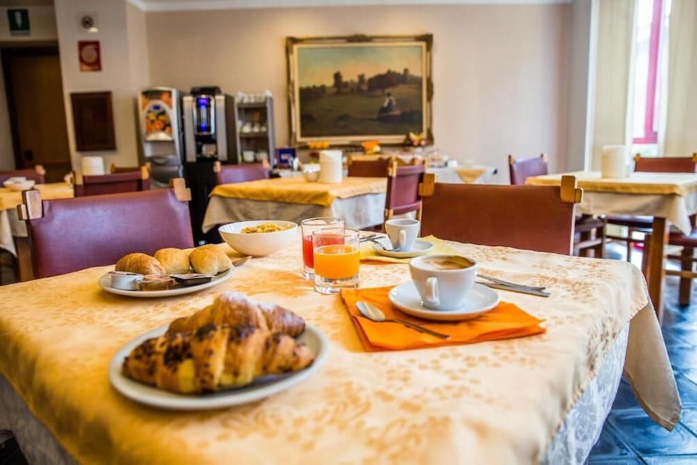 Фото Hotel Galant