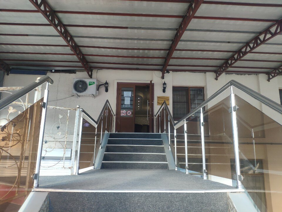 Фото Алекс Холл