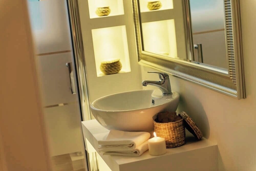 Фото Aruna Suites