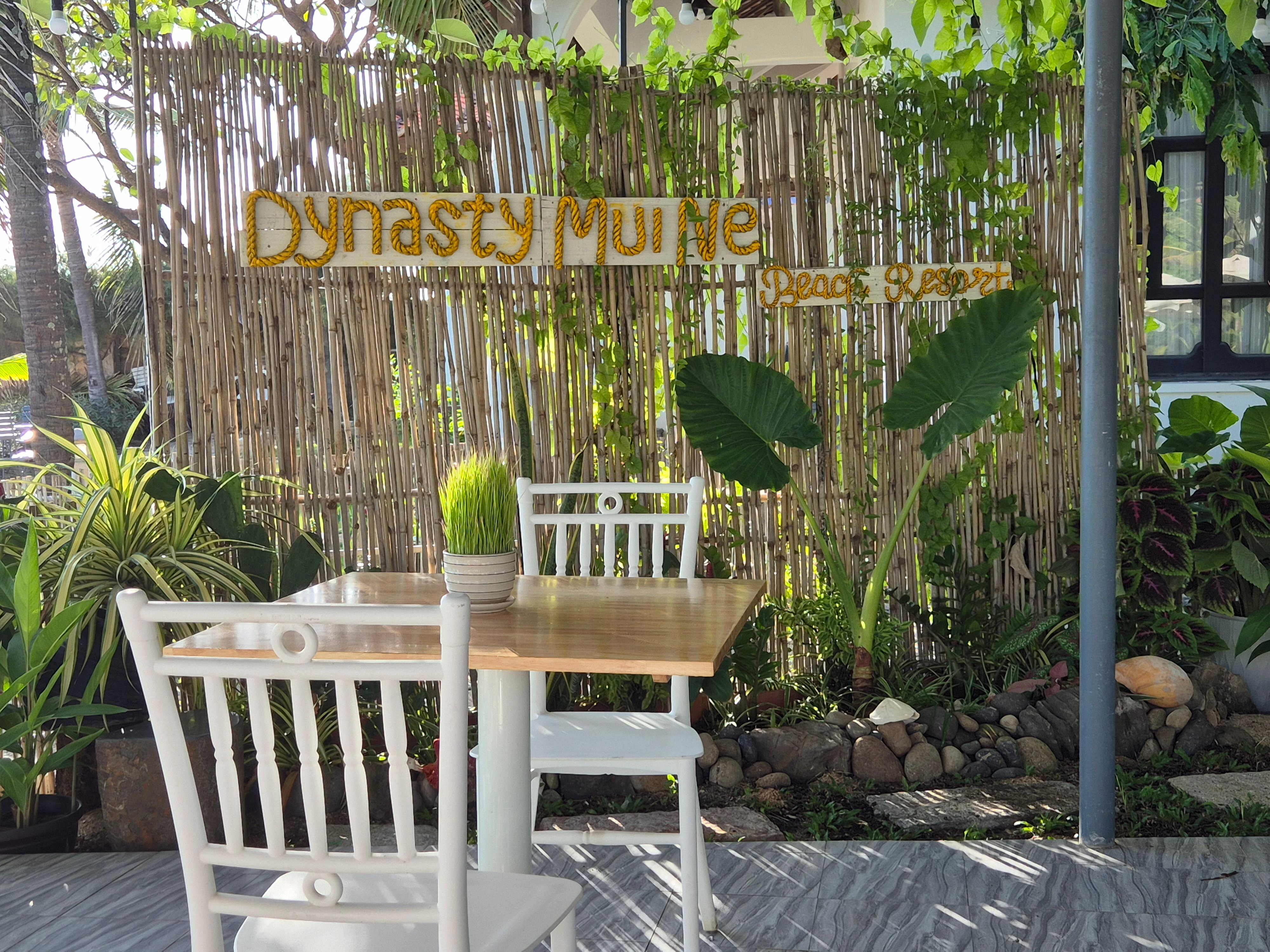 Фото Dynasty Beach Mui Ne Resort