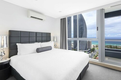 Гостиница Meriton Suites Broadbeach, Gold Coast в Голд-Кост