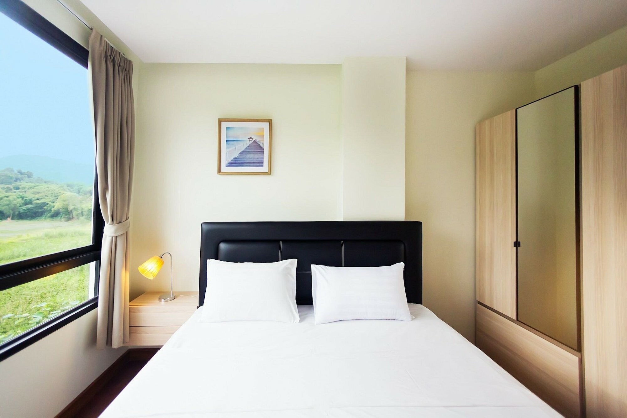 Фото The Lago Apartments by Tropiclook