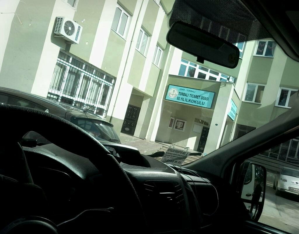 School Torbalı Chamber of Commerce 80th Year Middle School, Torbali, photo