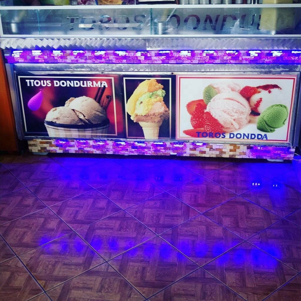 Cafe Bahcecik Toros Ice Cream, Basiskele, photo