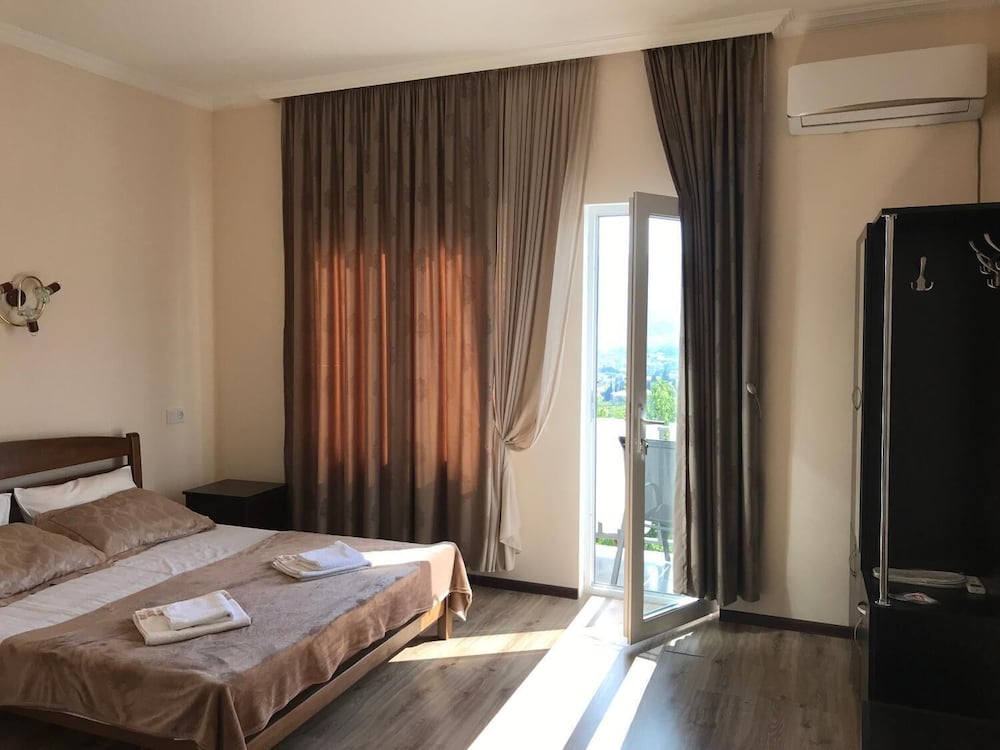 Фото Отель Upstairs Hotel Tbilisi