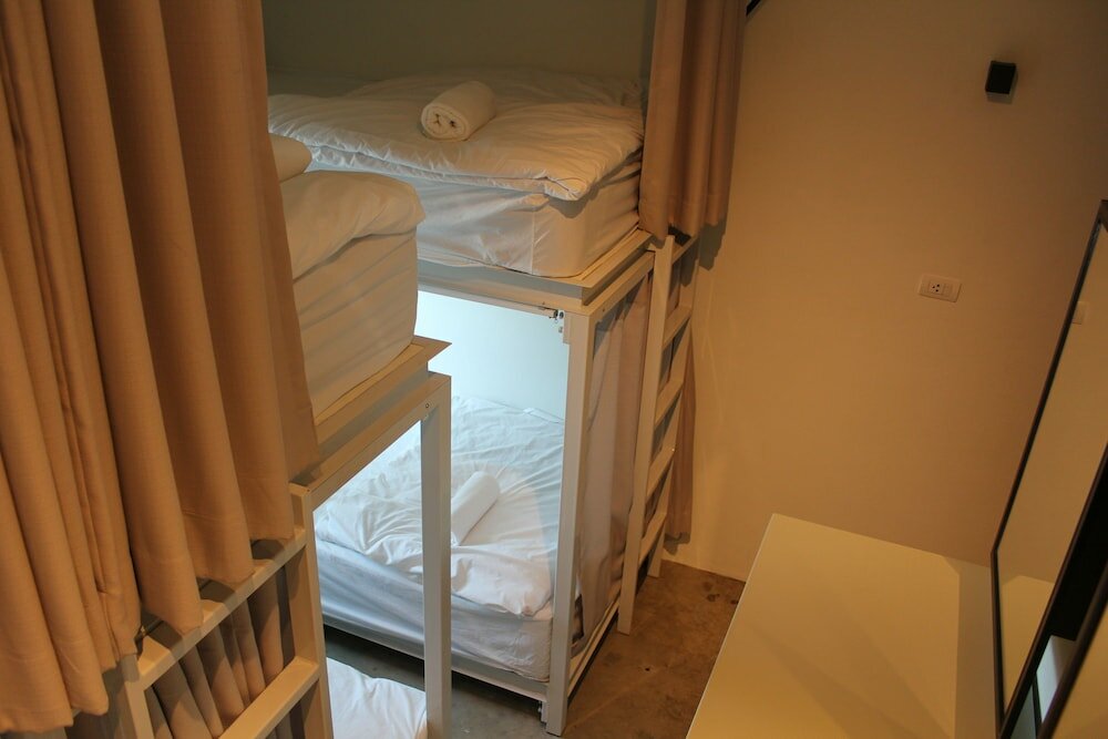 Фото Mad Monkey Bangkok Hostel - Adults Only