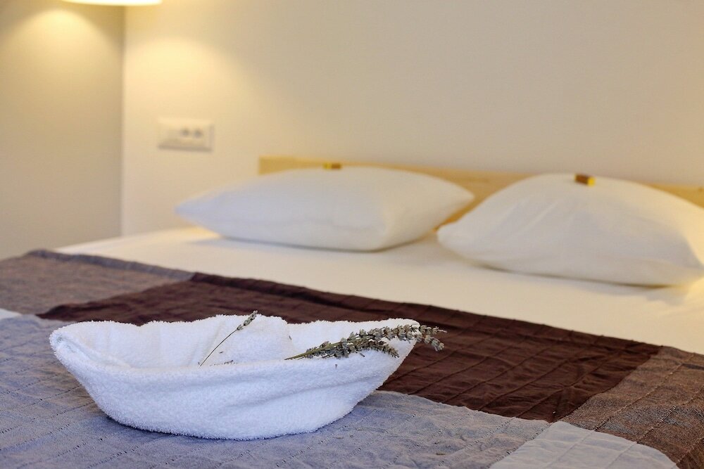 Фото Guverna New City Accommodation