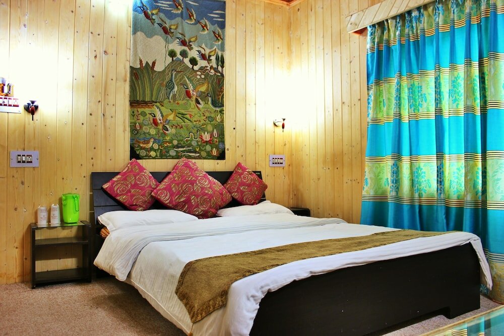 Фото Walisons Hotel