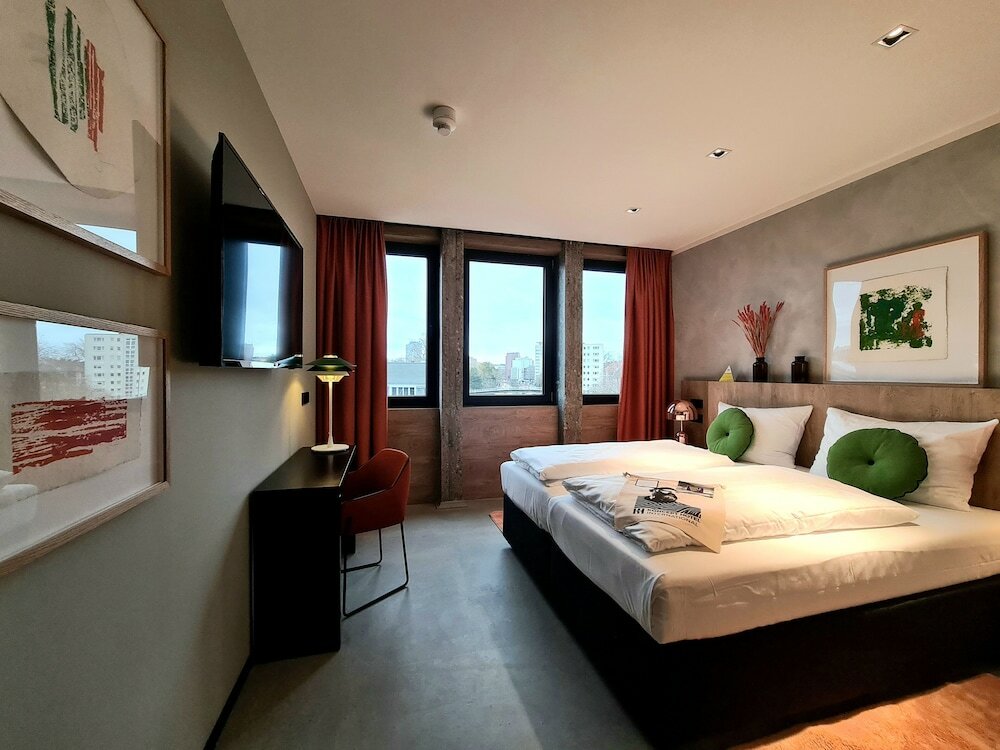 Фото отеля 2