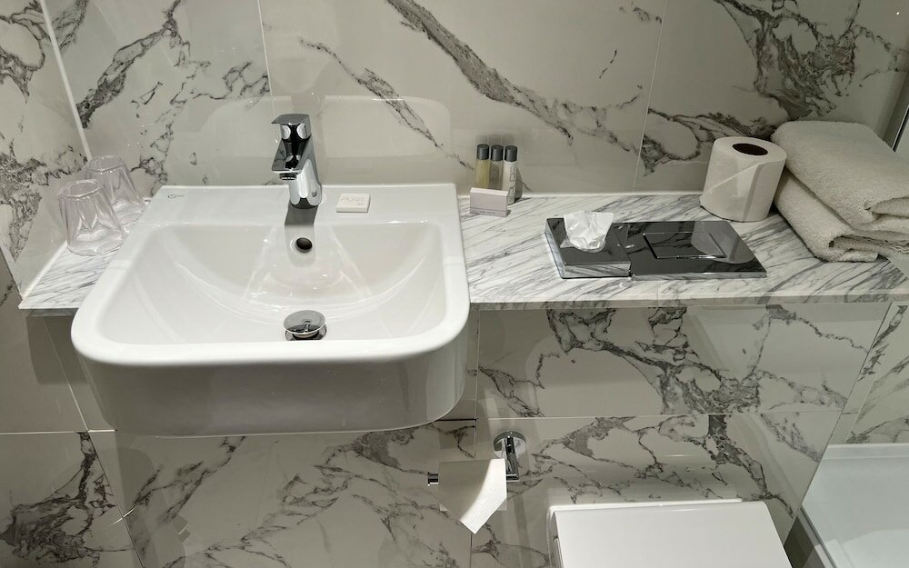 Фото Warren House