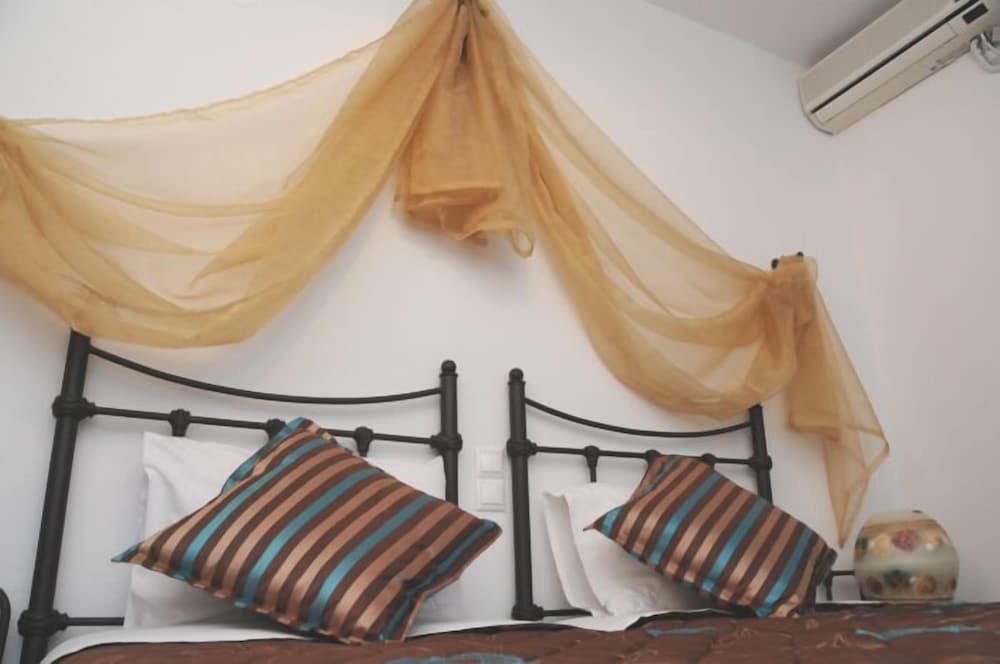 Фото Skiathos Island Suites