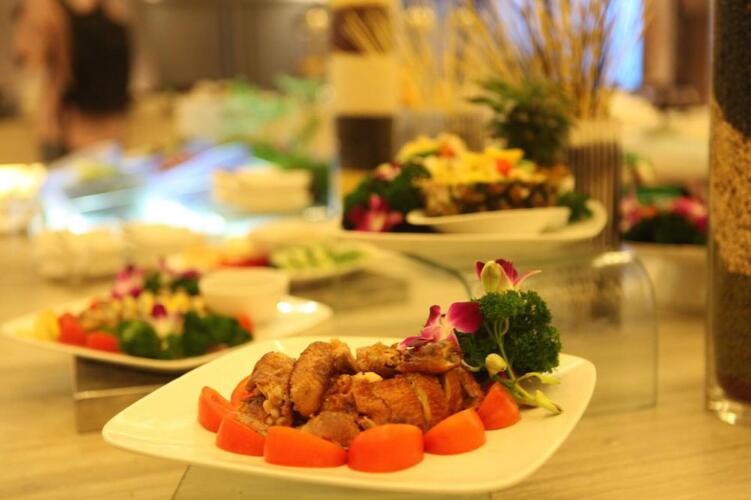 Фото Ramada Plaza by Wyndham Shenzhen North