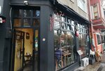 Cafe 2 (İstanbul, Uskudar, Kuzguncuk Mah., Meşruta Sok., 2/1) ، مقهى
