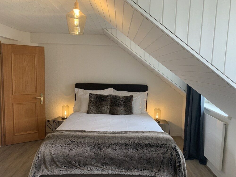 Фото Löwenplatz Apartment near Station by Airhome