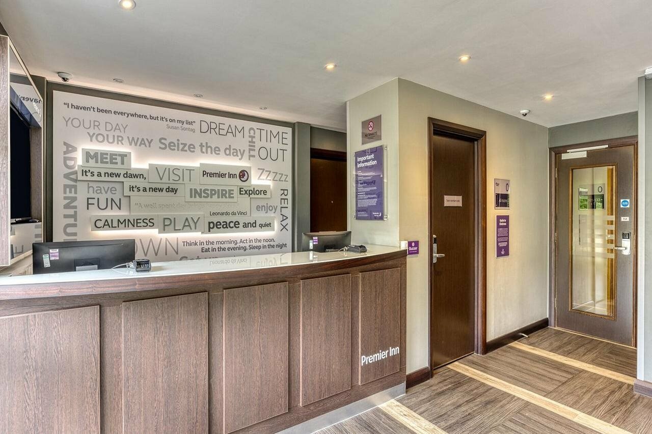 Фото Premier Inn Portsmouth North Harbour