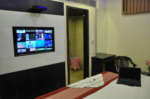 Фото Hotel Guruvas Inn