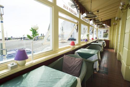 Фото The Pier Hotel