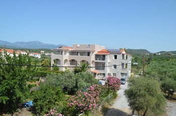 Фото Diamond Palace Apartments