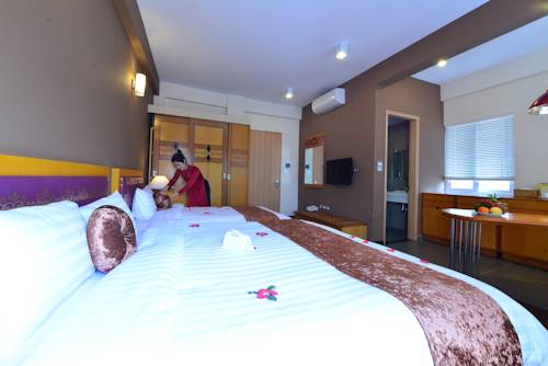 Фото Golden Sun Villa Hotel